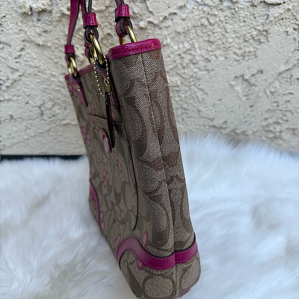 Coach Peyton signature clover tote - Picture 4 of 16
